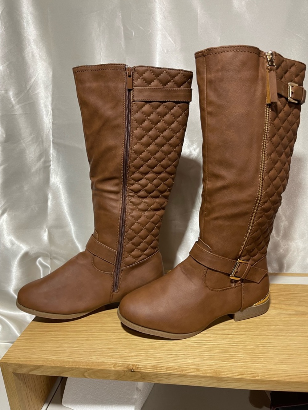 NWOT Womens Knee high Riding Boot Sz 10 /round toe / Vegan Leather /Coco Brwn